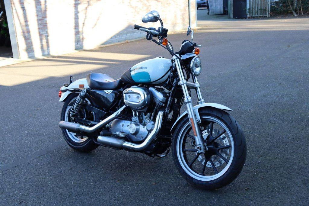 Harley-Davidson Sportster XL883 Super Low Benzin 2016