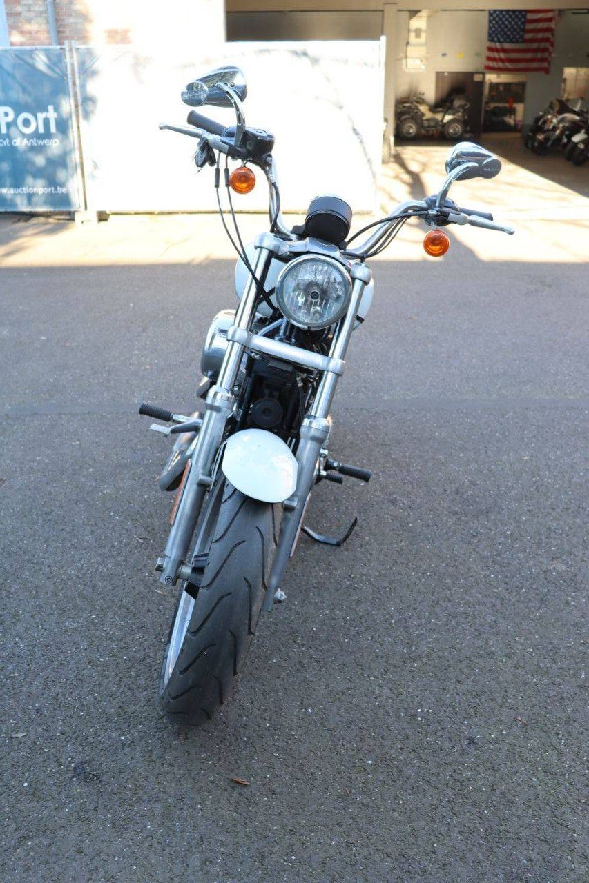 Harley-Davidson Sportster XL883 Super Low Benzin 2016