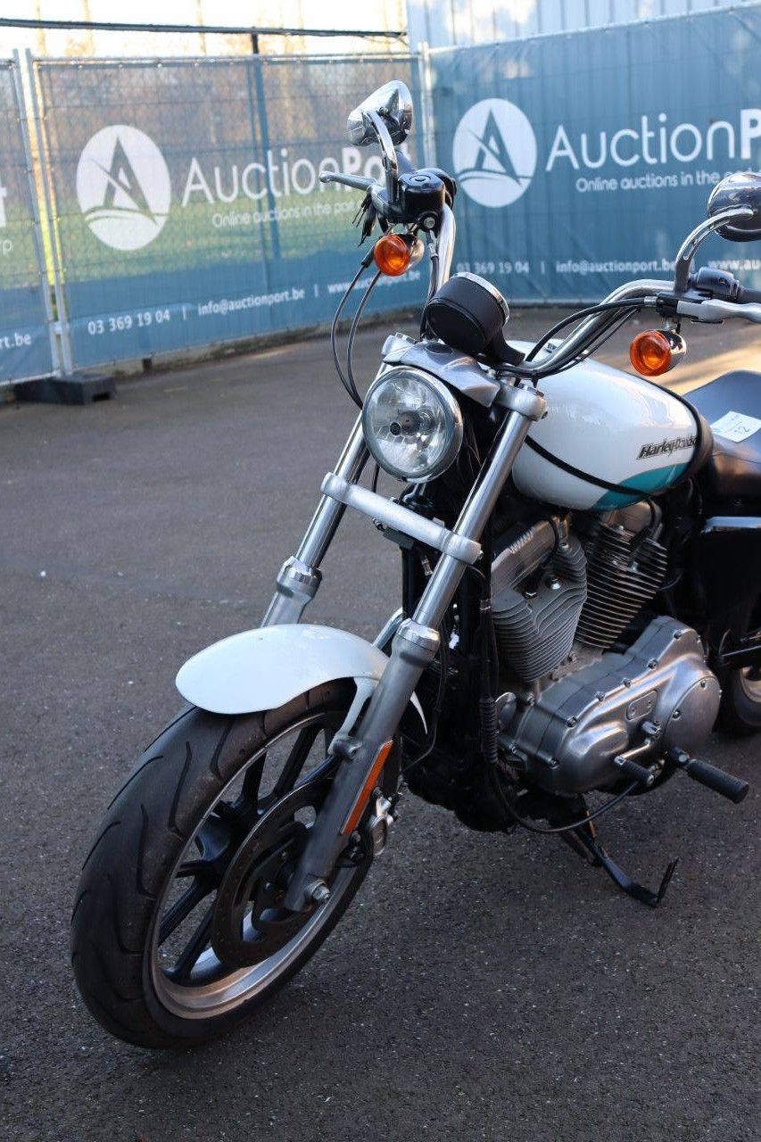 Harley-Davidson Sportster XL883 Super Low Benzin 2016