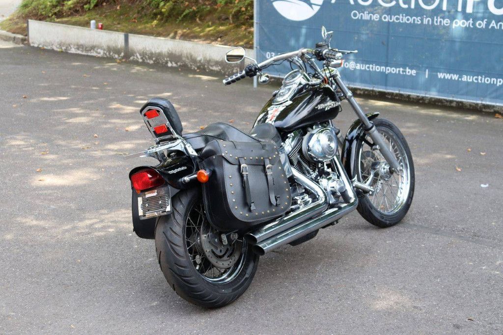 Harley-Davidson Dyna Wide Glide Benzine 2006