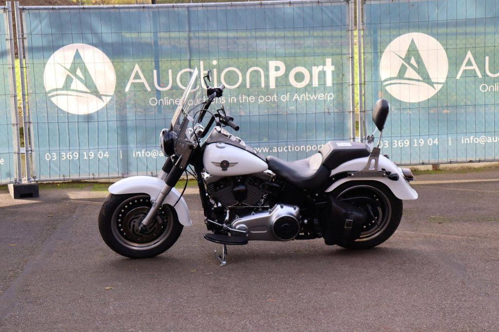 Motorcycle Harley-Davidson Fatboy LO Petrol 2010 (Margin)