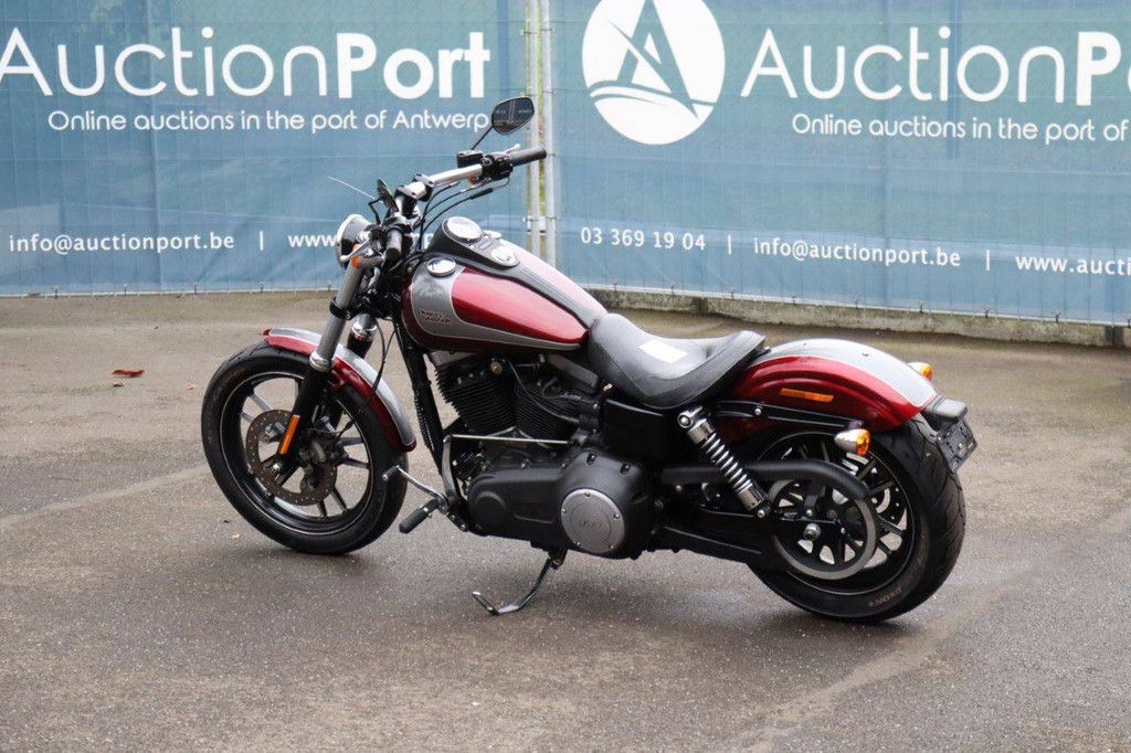 Harley-Davidson Dyna Street Bob Petrol Motorcycle 2015