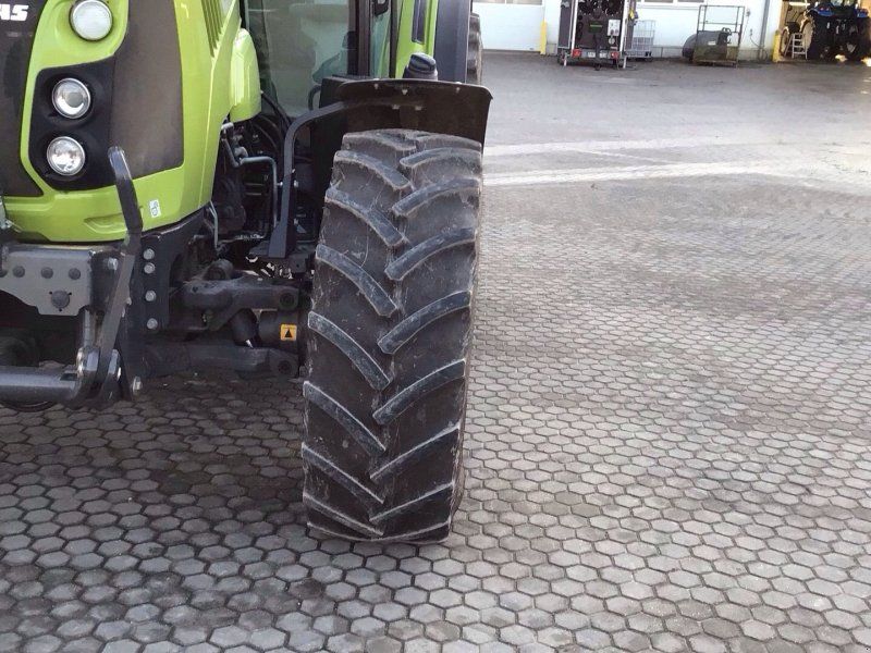 Claas Arion 440