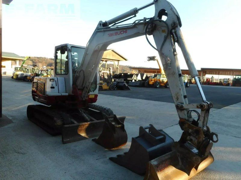 Takeuchi tb 250 mit powertilt + hydr. sw + 3 löffel