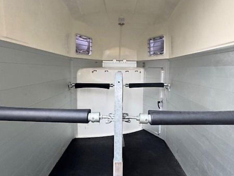 Humbaur Xanthos Spirit 2 Pferde 2t. Alu Sattelkammer