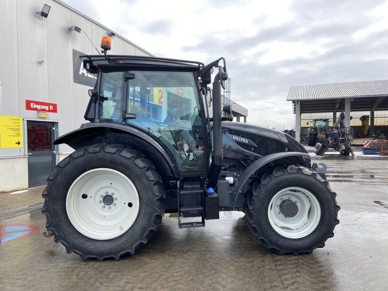 Valtra A 114