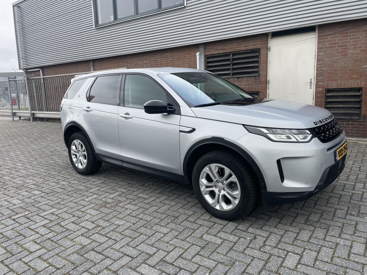 Land rover Discovery Sport 165 pk R - Dynamic S automaat 4x4