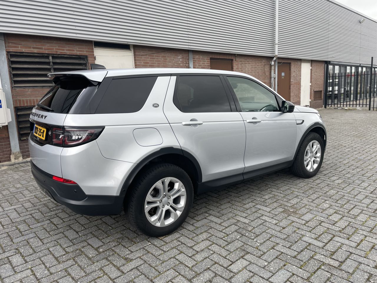 Land rover Discovery Sport 165 pk R - Dynamic S automaat 4x4