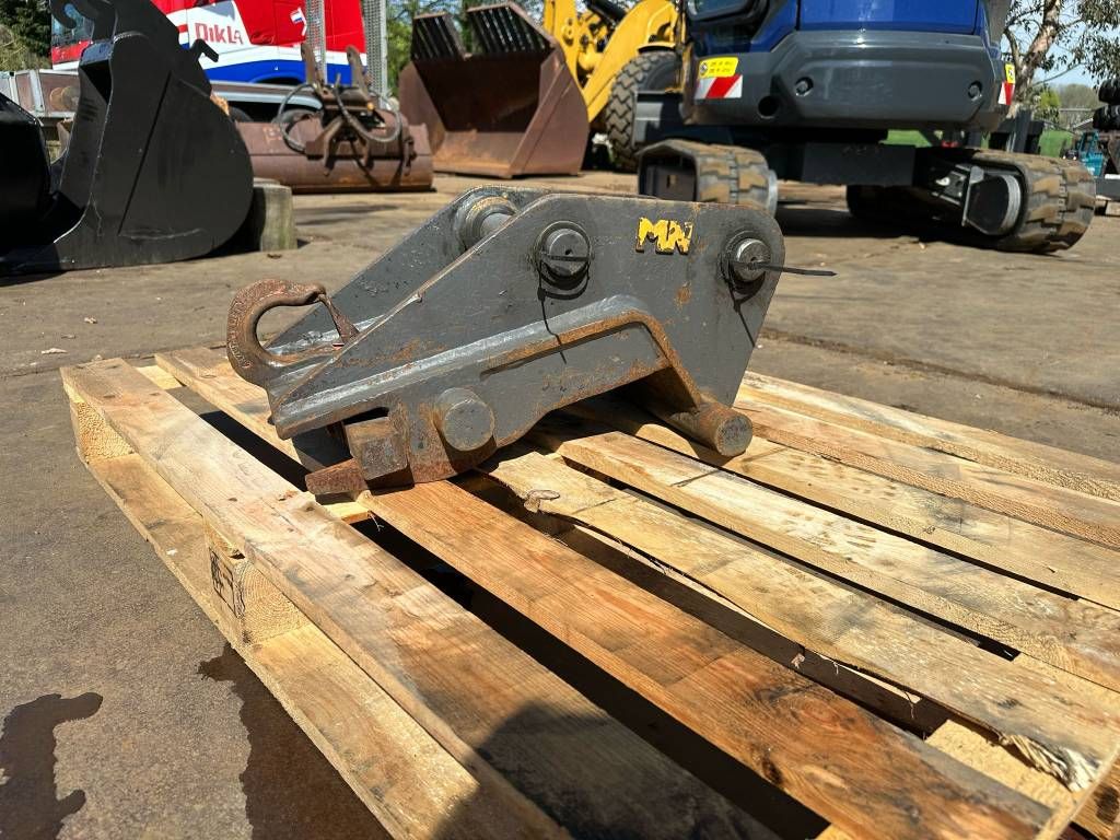 Matt Nielen CW10 hydraulic quick hitch