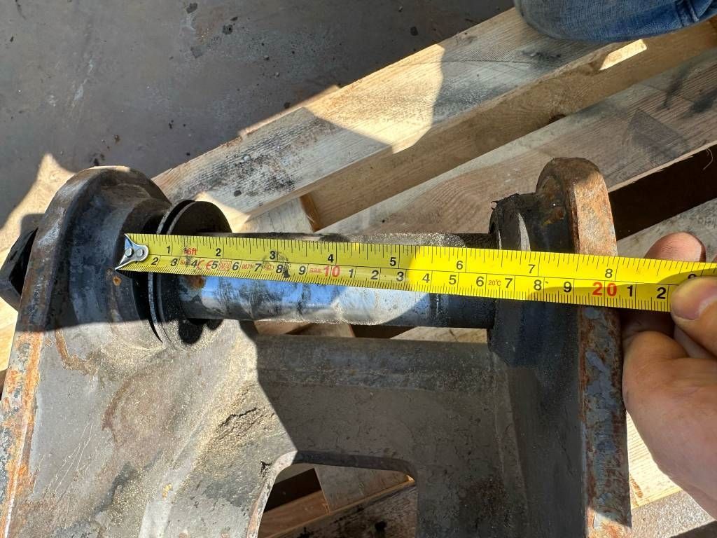 Matt Nielen CW10 hydraulic quick hitch