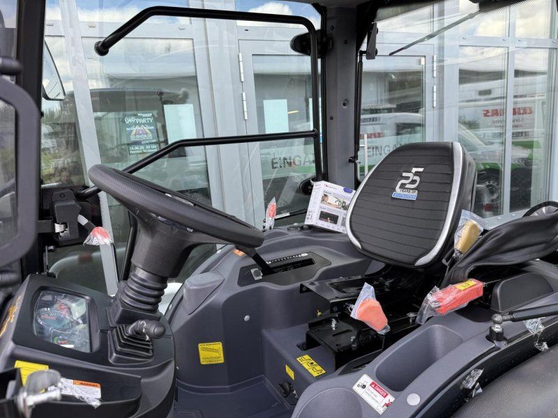 Solis 26 HST Kabine Panther (Black)