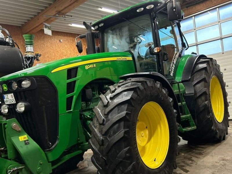 John Deere 8245R