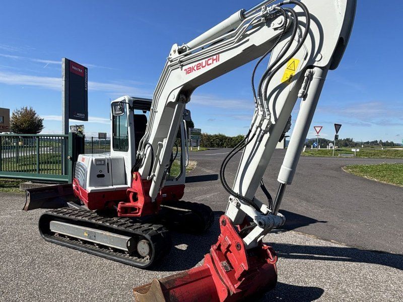 Takeuchi TB 250 Powertilt