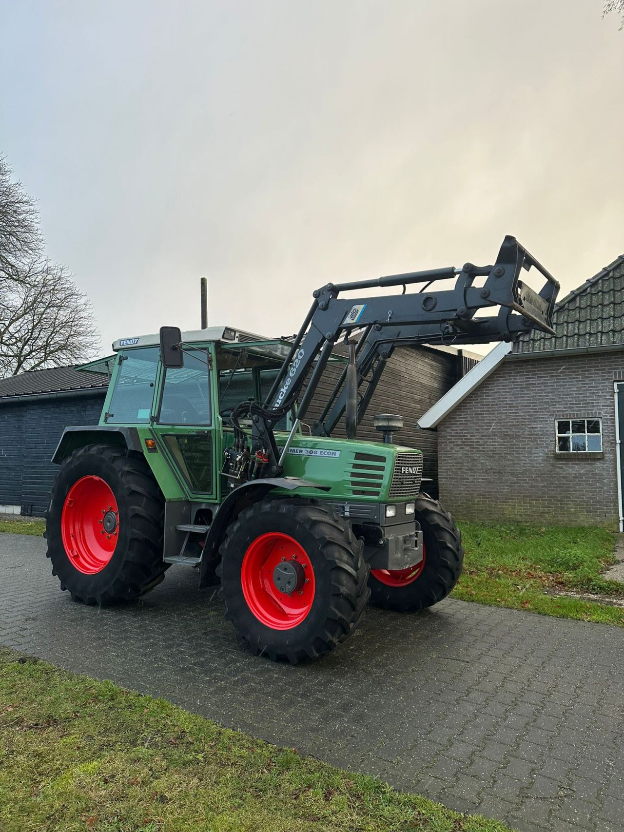 Fendt Farmer 308 Econ met Quicke 620 voorlader