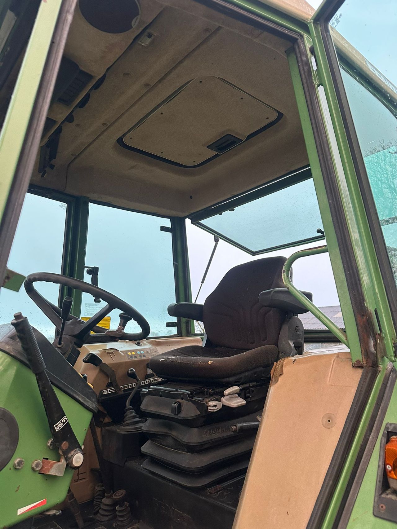 Fendt Farmer 308 Econ met Quicke 620 voorlader