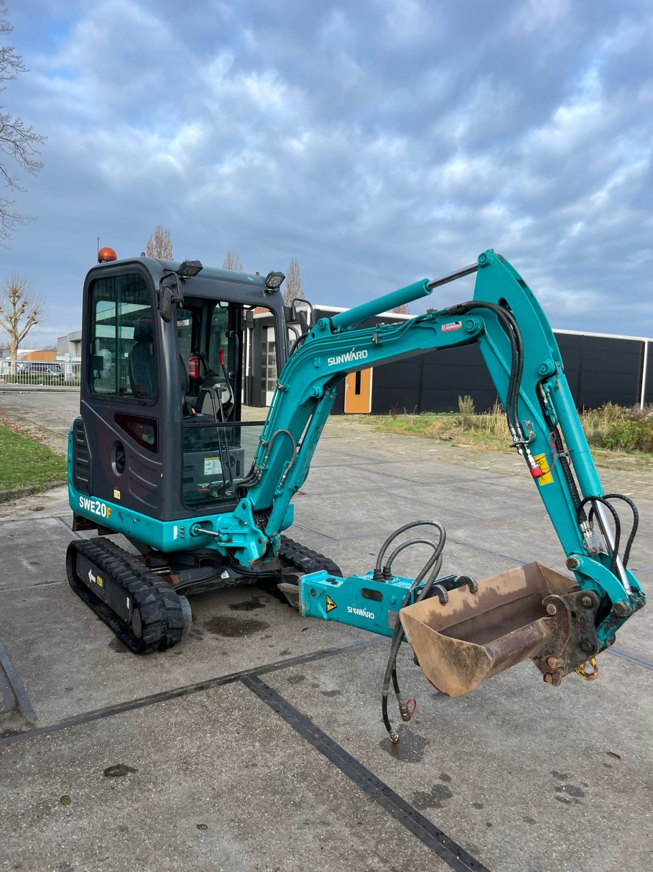 Sunward SWE20F mini excavator with demolition hammer/breaker