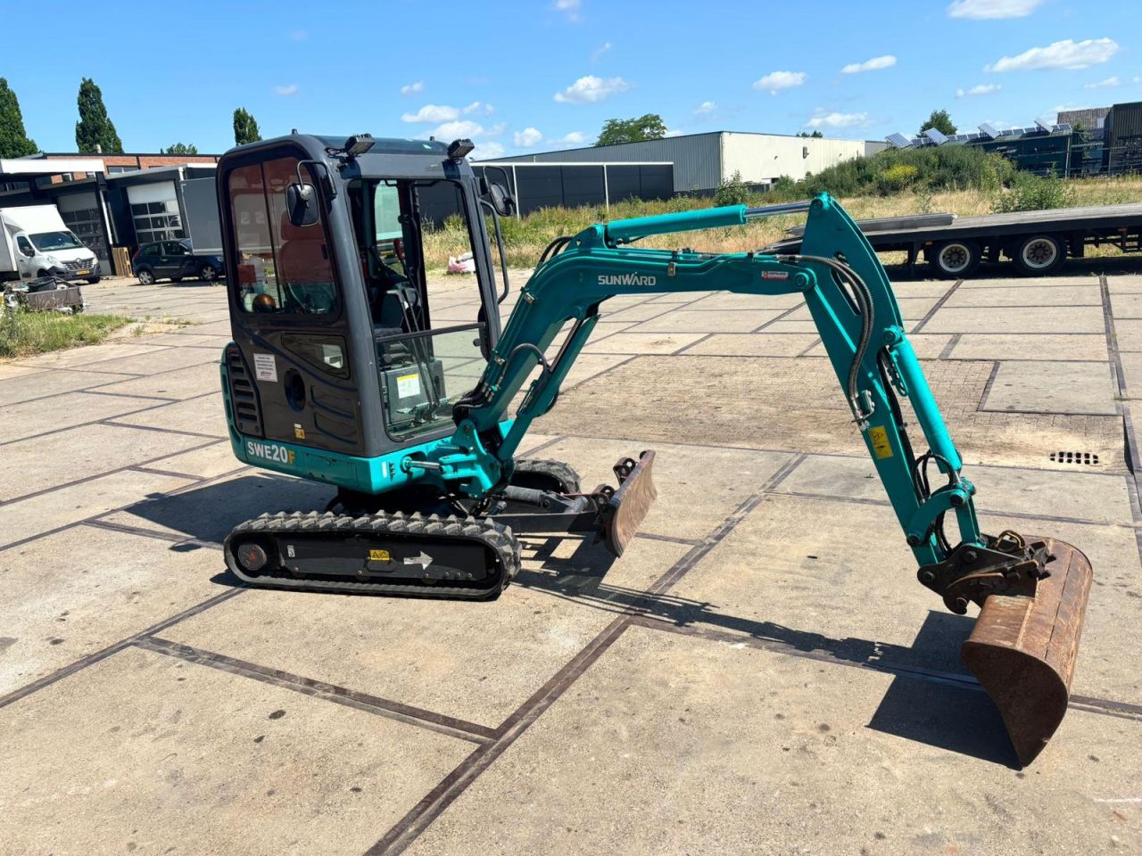 Sunward SWE20F mini excavator with demolition hammer/breaker