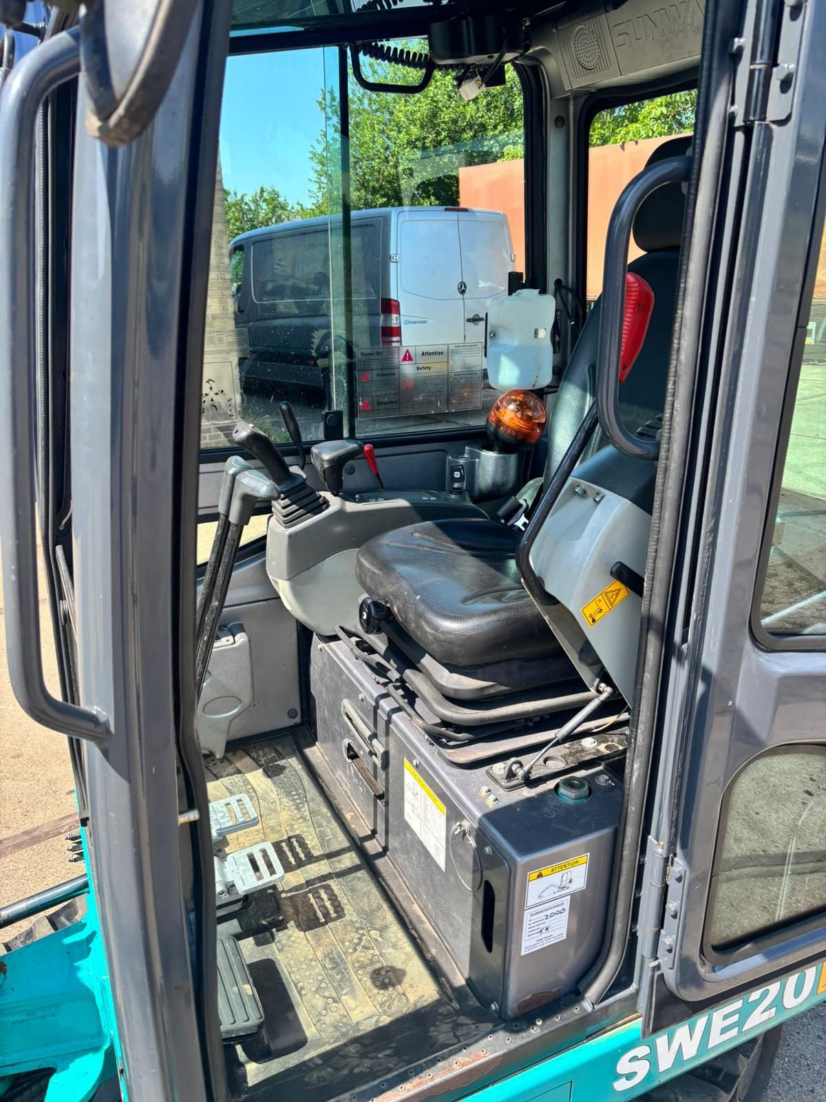 Sunward SWE20F mini excavator with demolition hammer/breaker