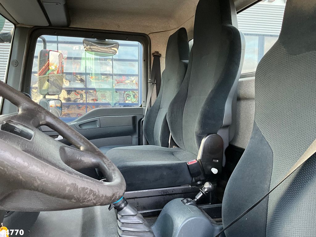 Man TGL 12.250 Palfinger haakarmsysteem