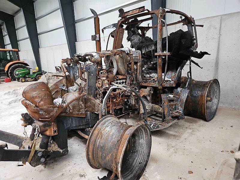 Steyr CVT 220 Brandschaden. Original nur 3700 Betriebsstunden