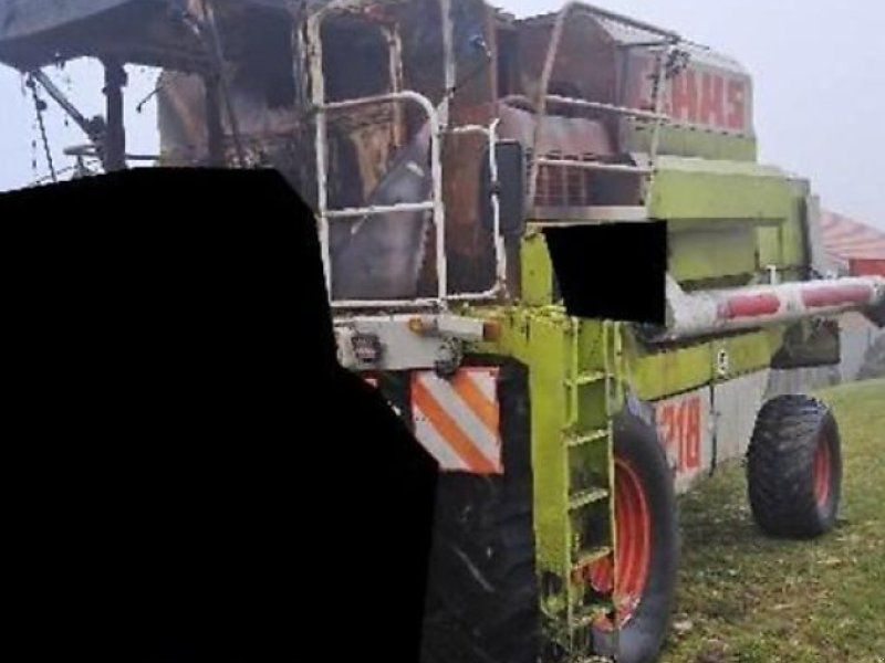 Claas Dominator 218 Mega Brandschaden. Standort nähe Regensburg