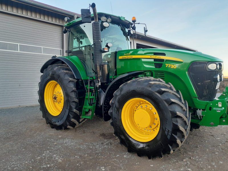 John Deere 7730