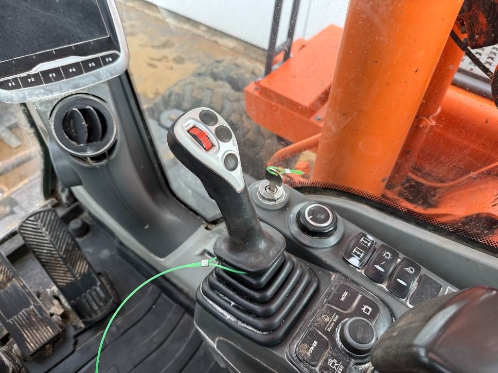 Doosan DX160W-3 - Hammer Lines / Quick Coupler