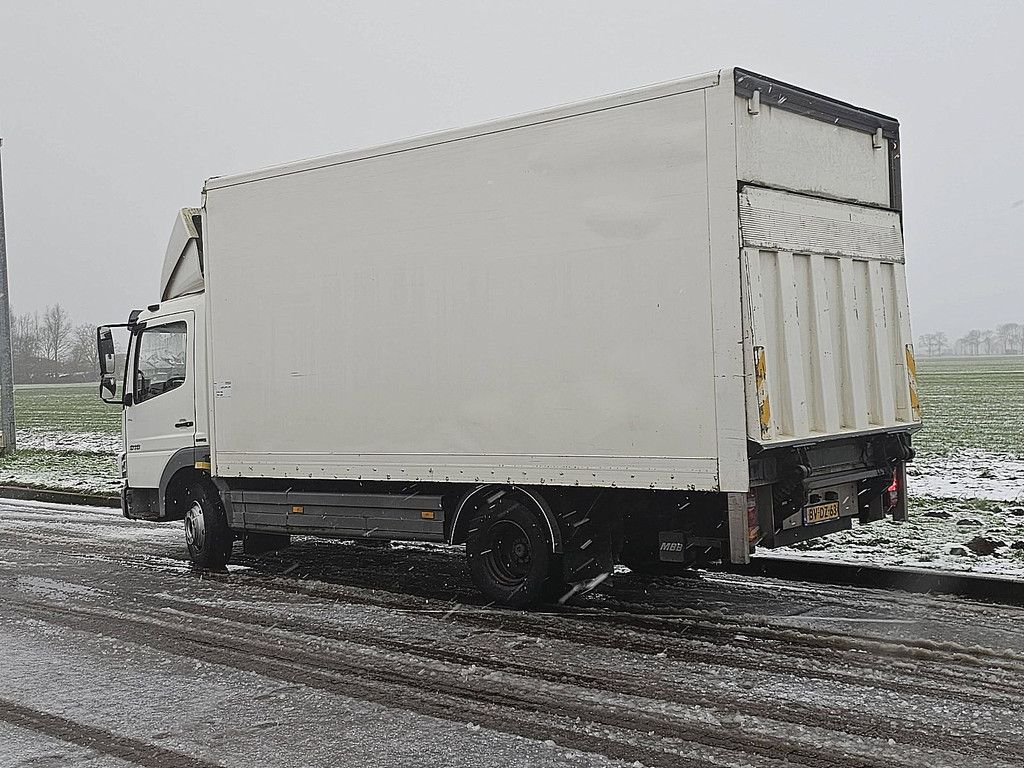MERCEDES-BENZ ATEGO 818