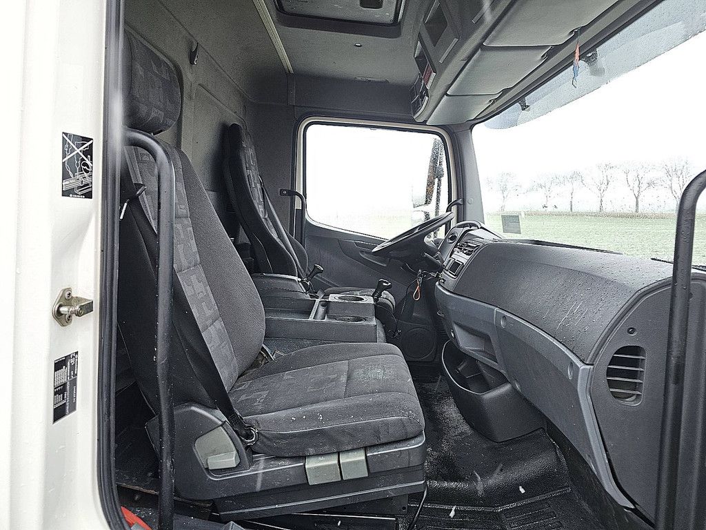 MERCEDES-BENZ ATEGO 818