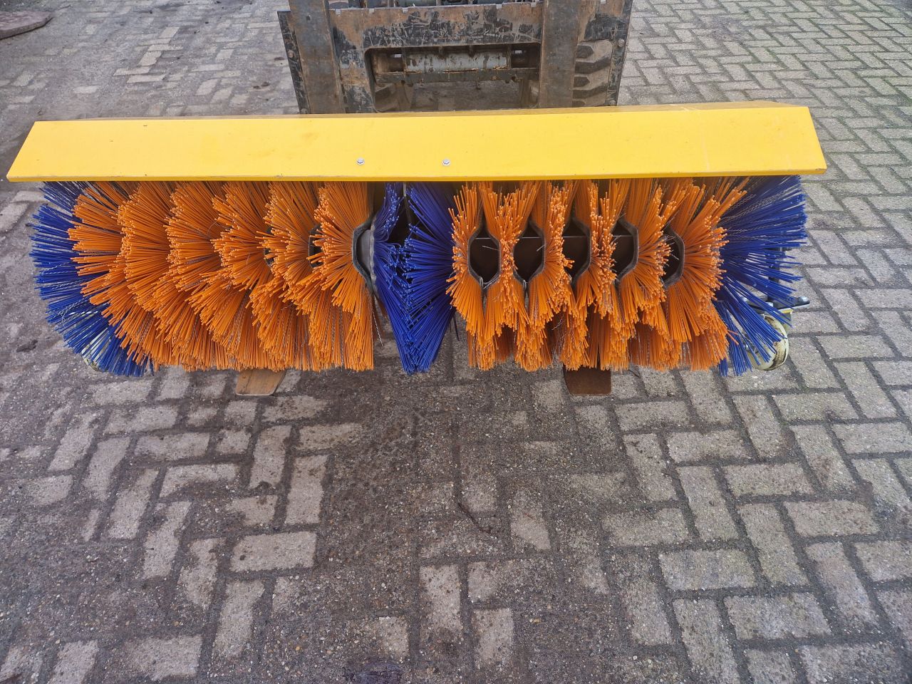 QUAD MET SNEEUWBLAZER EN ROLVEGER