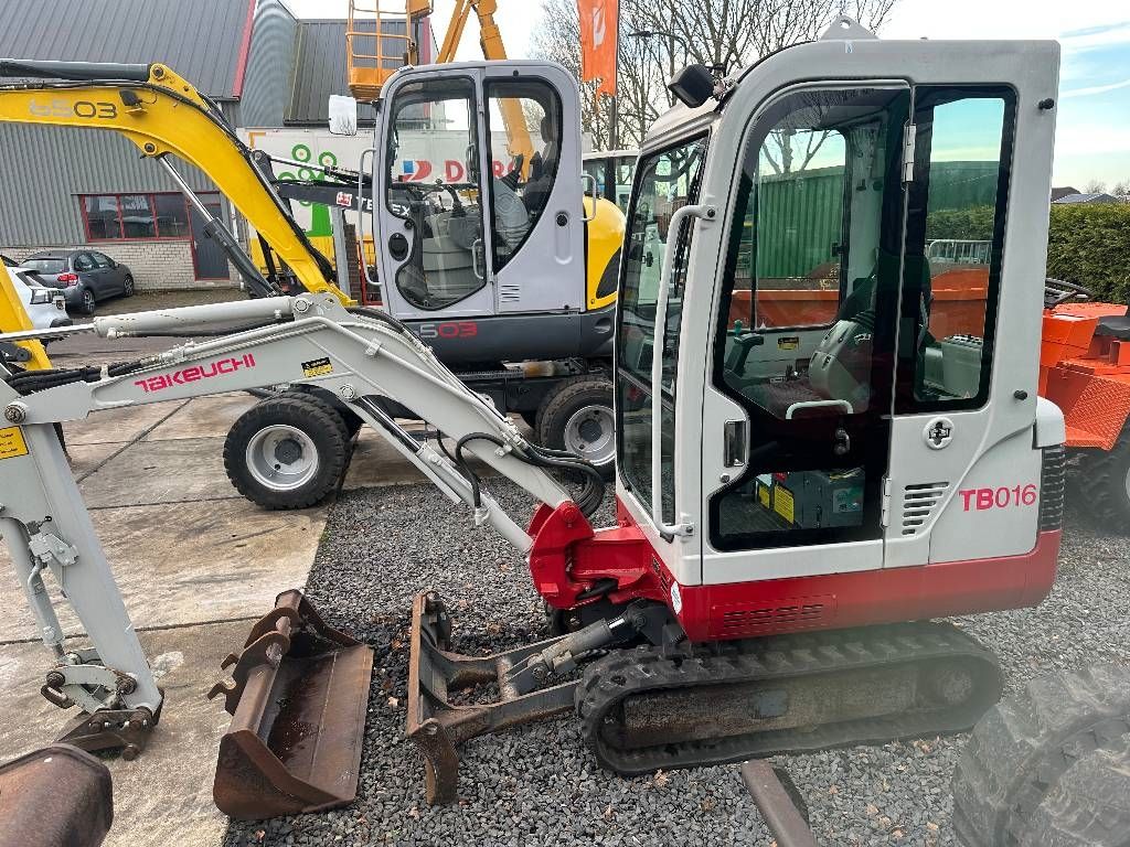 Takeuchi TB 016