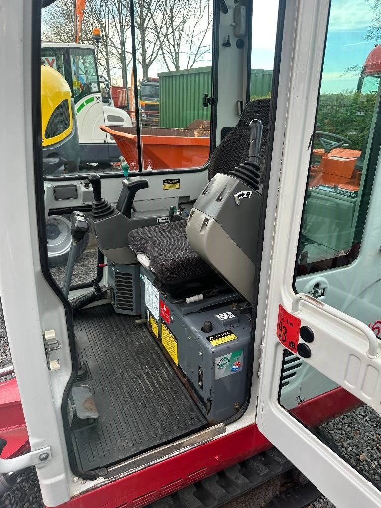 Takeuchi TB 016