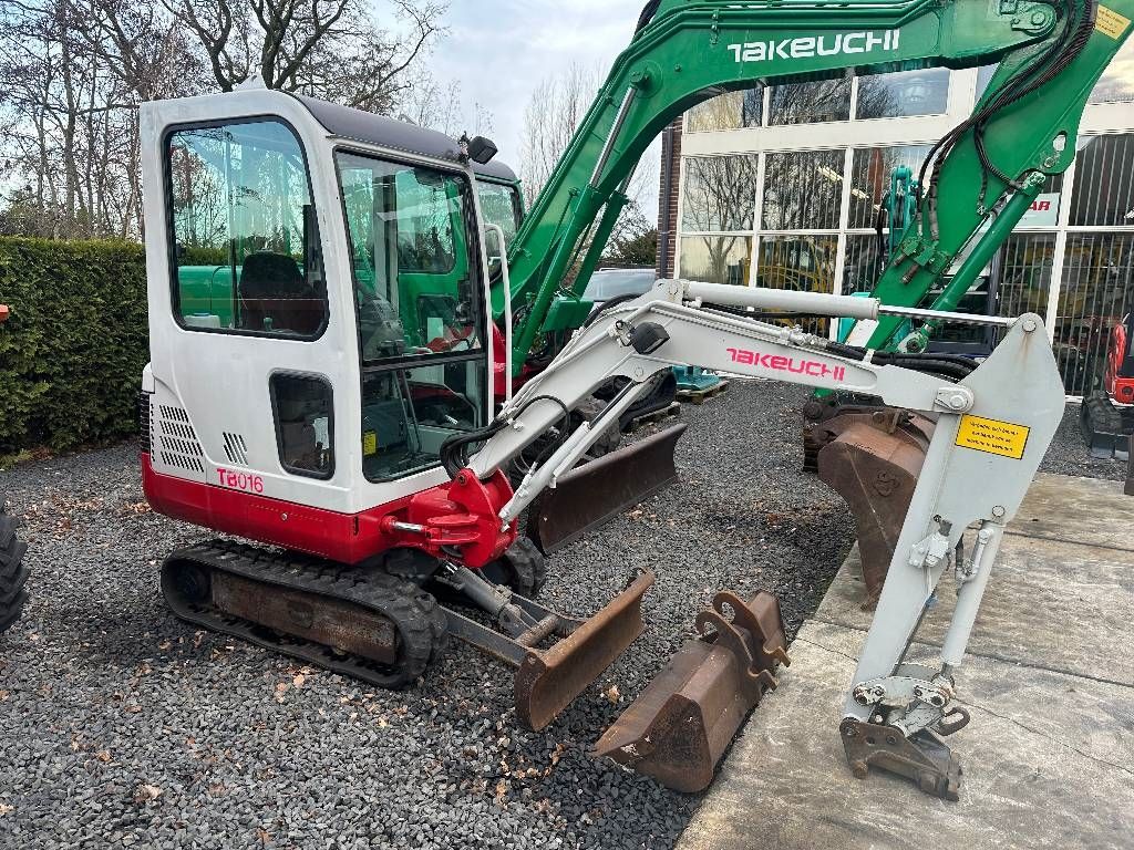Takeuchi TB 016