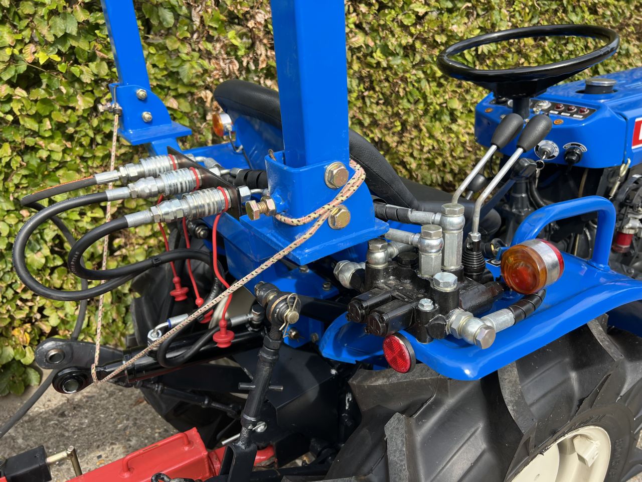 ISEKI minitractor met Kiepkar| 4x4| 16 PK| Hydrauliek| Topstang