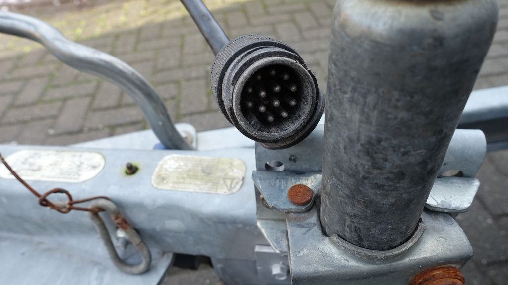 Hapert Gesloten met klep 250x130x152