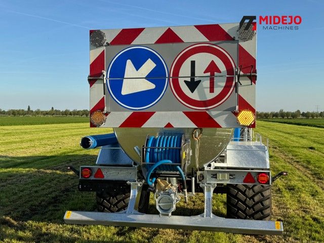 Roelama watertank / waterwagen