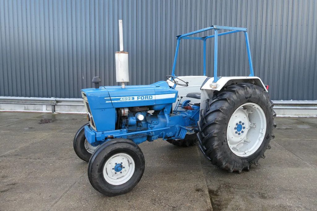 Ford 4600 .