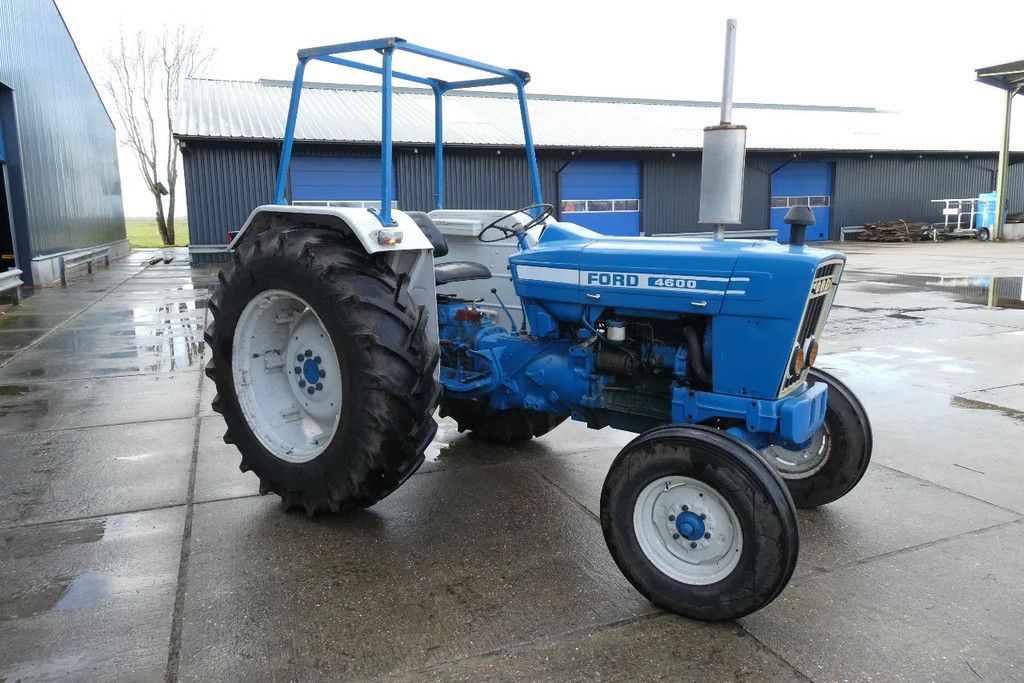 Ford 4600 .
