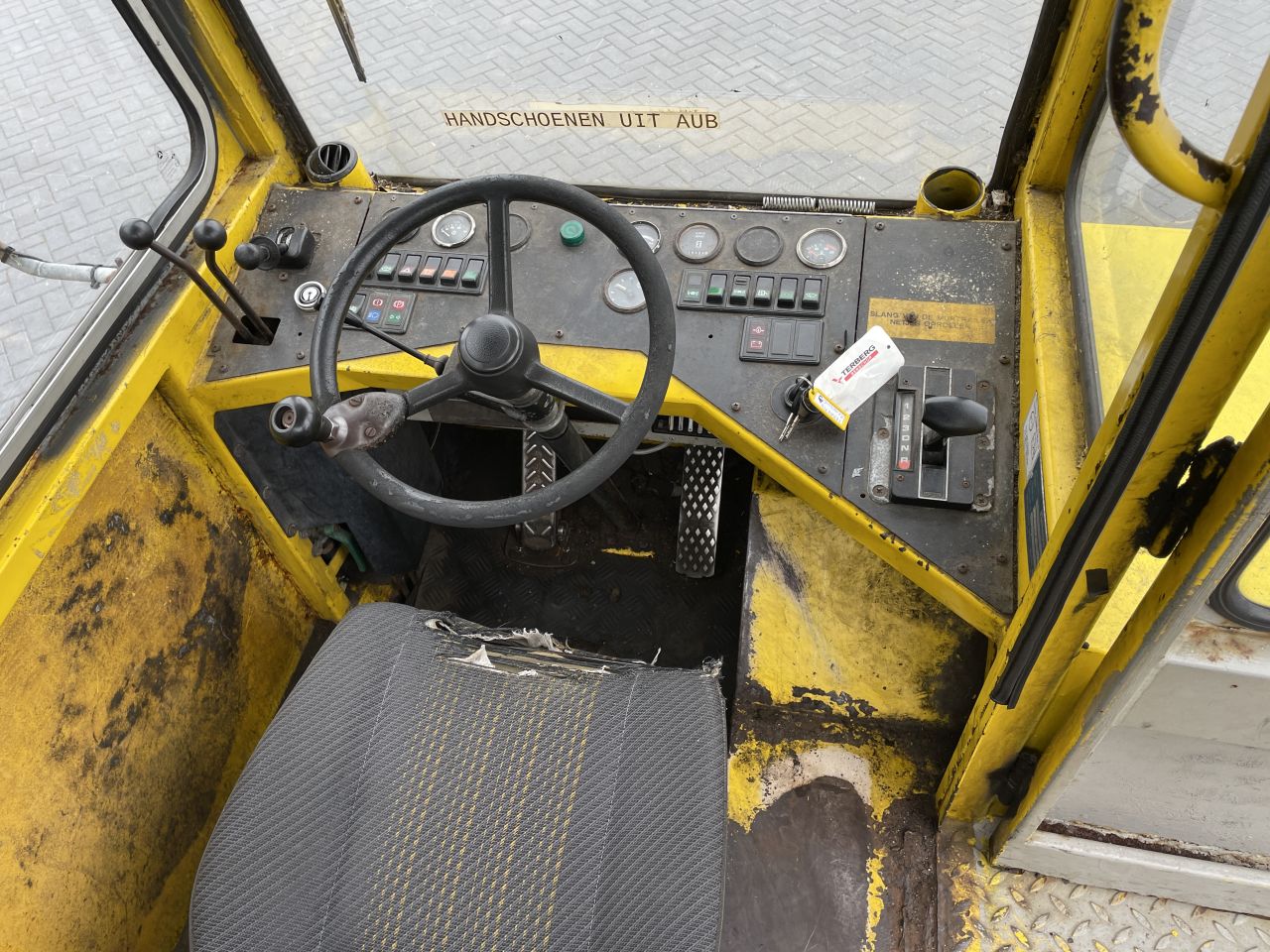 Terberg YT17 hefschotel / Cummins engine