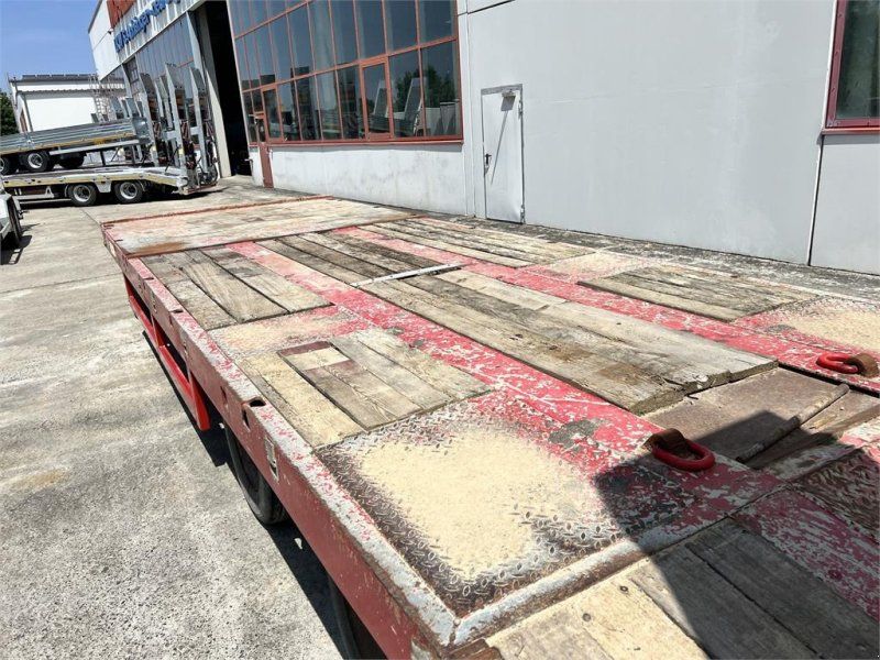 T3 3 Achs Tieflader mit gerader Ladefläch