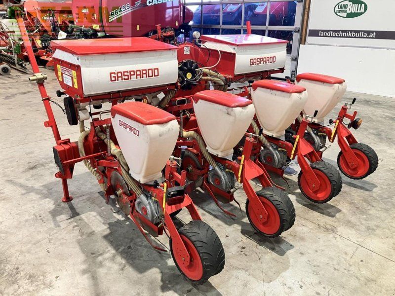 Gehl sp mit düngerstreuer