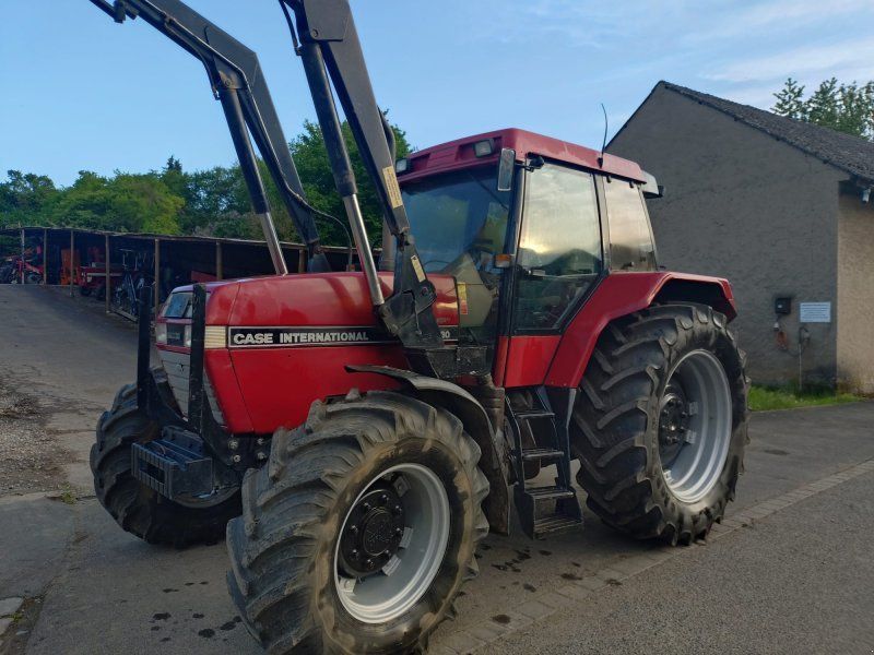 Case IH Maxxum 5130 mit Frontlader