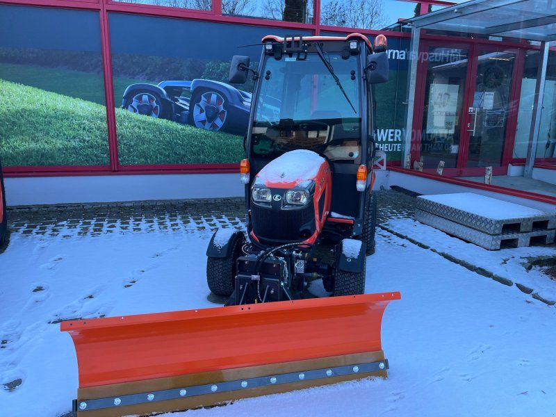 Kubota BX 261 Cab m. Schild+Streuer