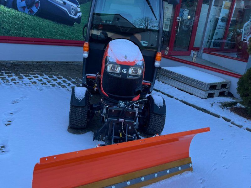 Kubota BX 261 Cab m. Schild+Streuer