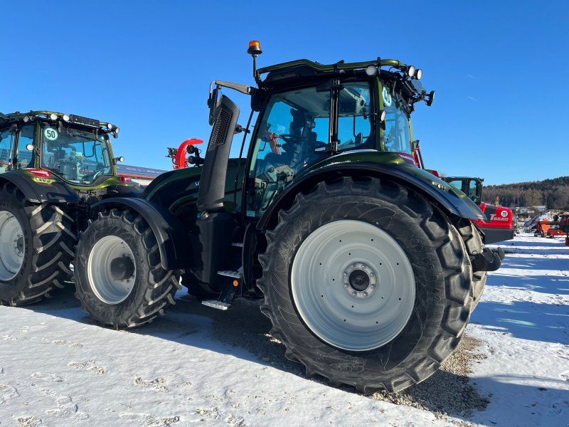 Valtra T 175 A mit Rüfa+FK
