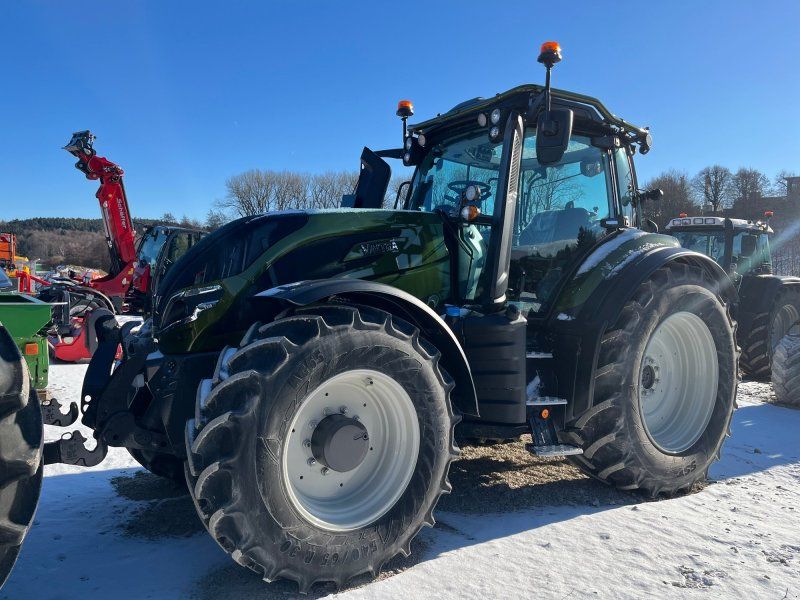 Valtra T 175 A mit Rüfa+FK