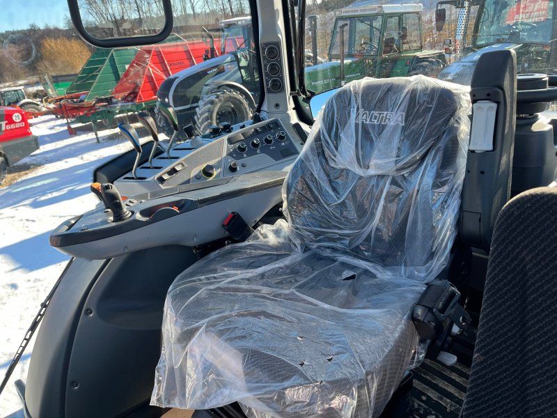 Valtra T 175 A mit Rüfa+FK