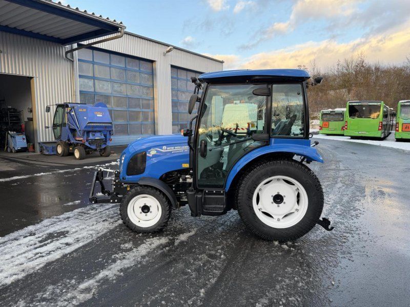 New Holland Boomer 35