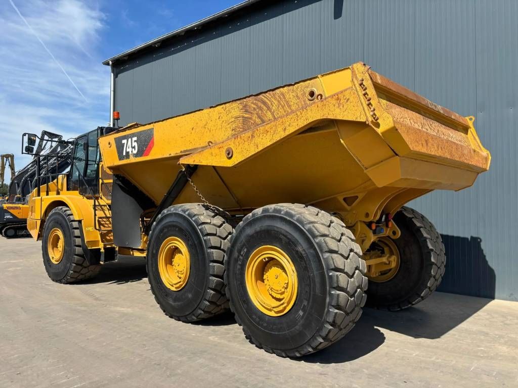 CAT 745 04A