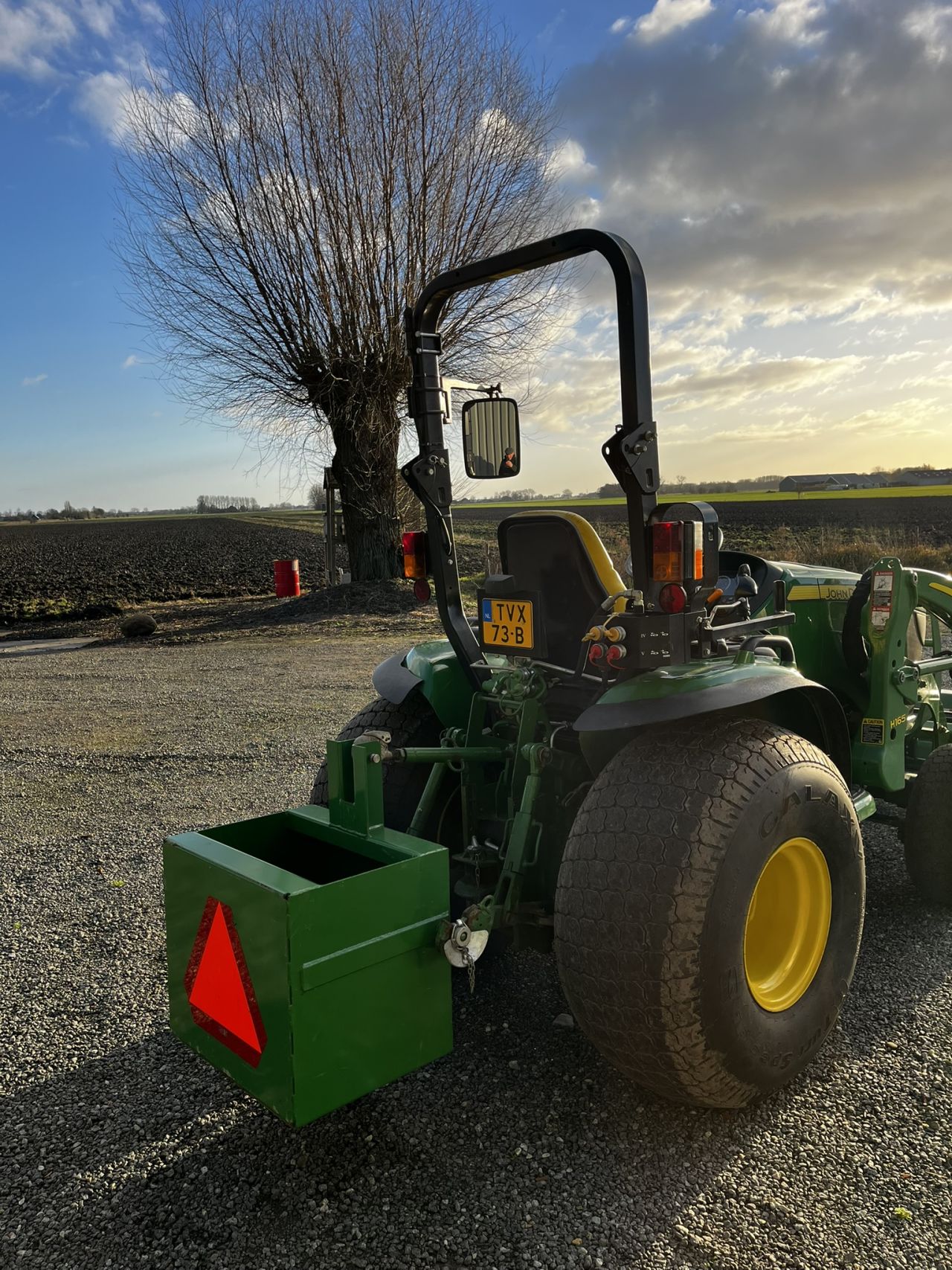 John deere 3045R met voorlader